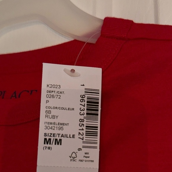The Children’s Place Ruby Red Long Sleeve T-Shirt ( Team SANTA 2023) Size M 7/8 - Picture 4 of 7